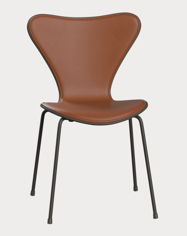 Fritz Hansen Serie 7 - Forsidepolstret Essential lær / Klarlakkert Finér