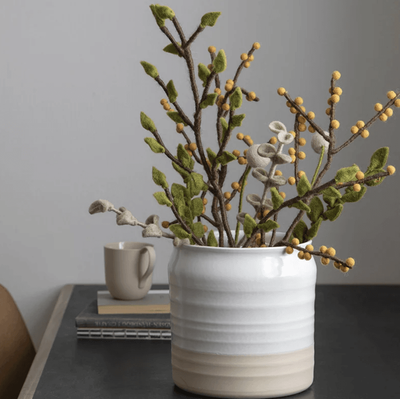 Gry & Sif Mørkebrun gren med gule bær - 60 cm