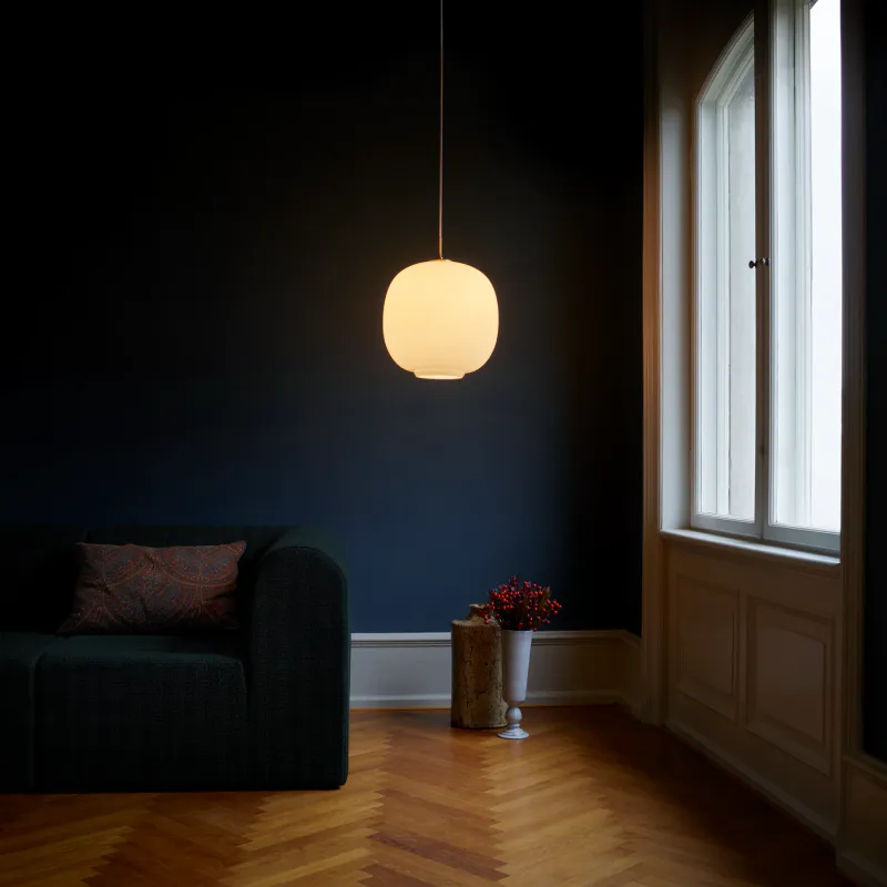 Louis Poulsen VL45 Radiohus Ø370 LED - Brass/glossy white opal glass